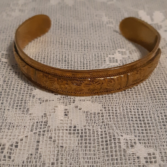 Bronze Vintage Floral Cufflinks  Bracelet, 2½" Wide /Unisex - Picture 12 of 12